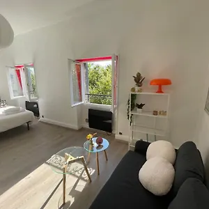 https://les-allees-provencales.hotels-rhonealpes.com